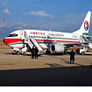 厦门航空空运航空快运业稳步发展的原因是什么？